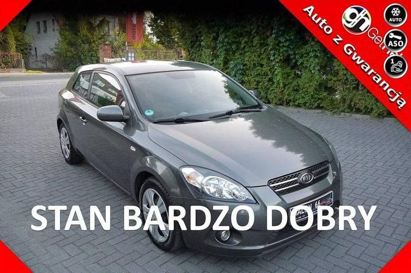 Szary Używany 2011 Kia Ceed Hatchback | 14 900 zł (Super Cena) - Obraz 1/4