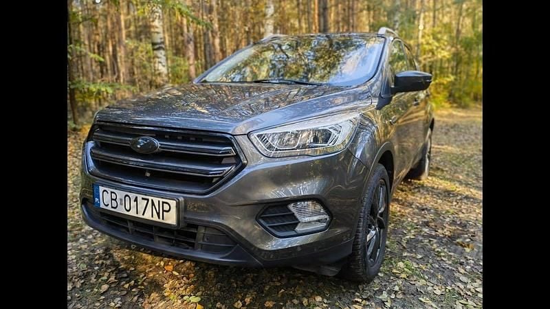 Szary Używany 2019 Ford Kuga Titanium SUV | 69 000 zł (Uczciwa cena) - Obraz 1/4