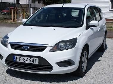 Biały Używany 2010 Ford Focus Kombi | 8800 zł (Uczciwa cena) - Obraz 1/4