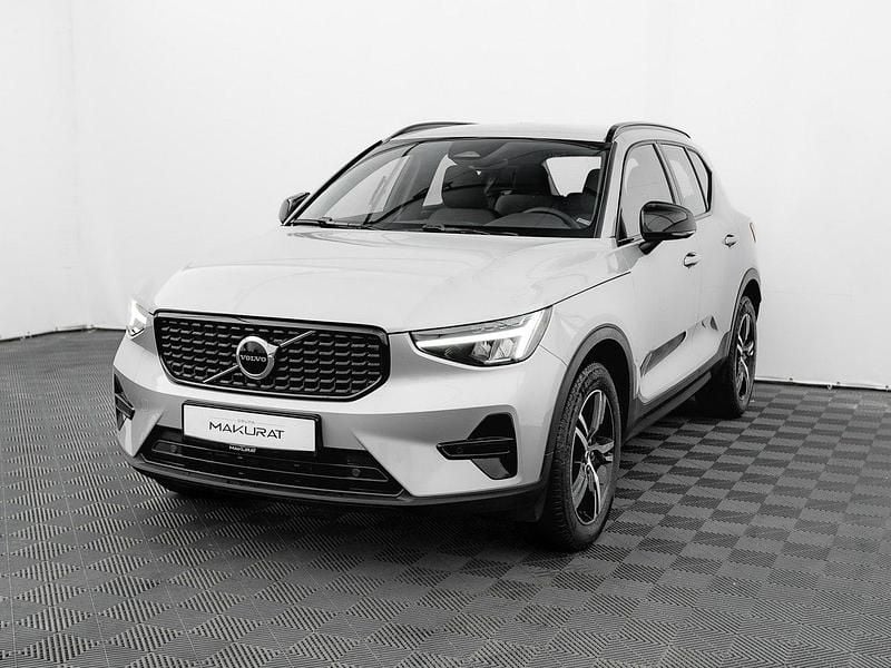 Używany Volvo XC40 Plus 163 KM (119 kW) 2023 Szary SUV