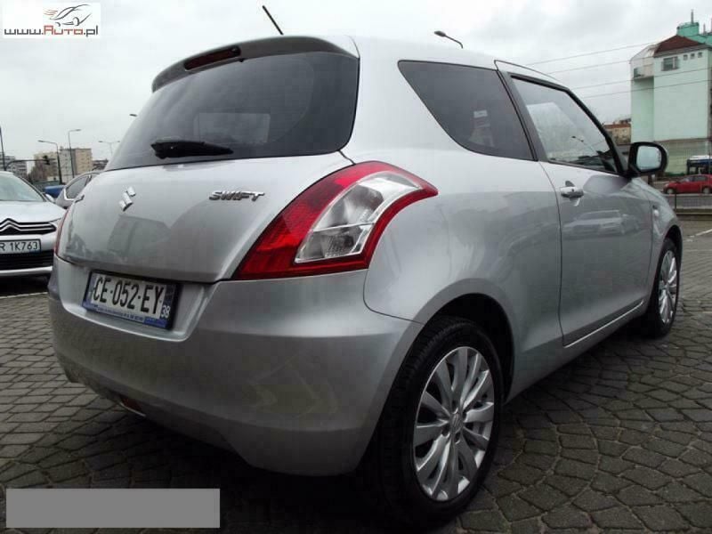 Używany Suzuki Swift GLX 92 KM (67 kW) 2012 Srebrny metalic Hatchback