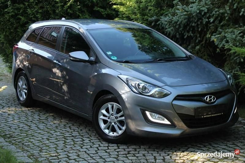 Szary (metalik) Używany 2013 Hyundai i30 Kombi | 32 800 zł (Uczciwa cena) - Obraz 1/4