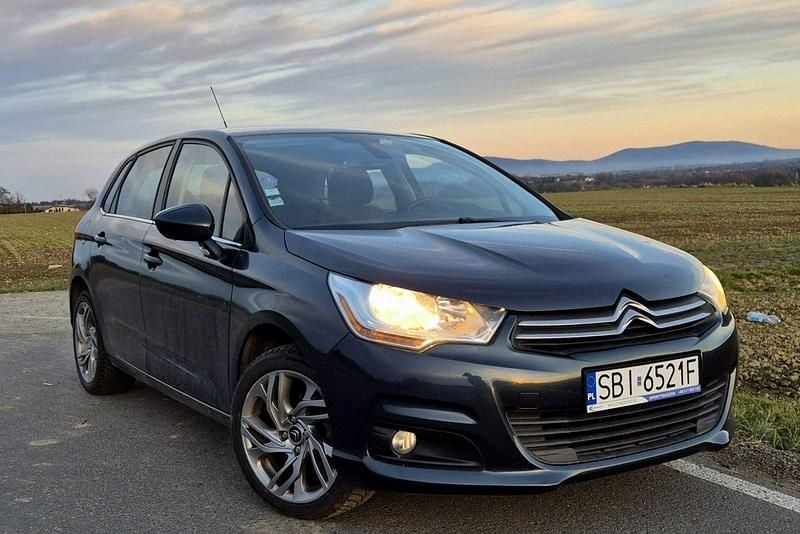Używany Citroën C4 130 KM (95 kW) 2014 Niebieski (metalik, perła) Hatchback