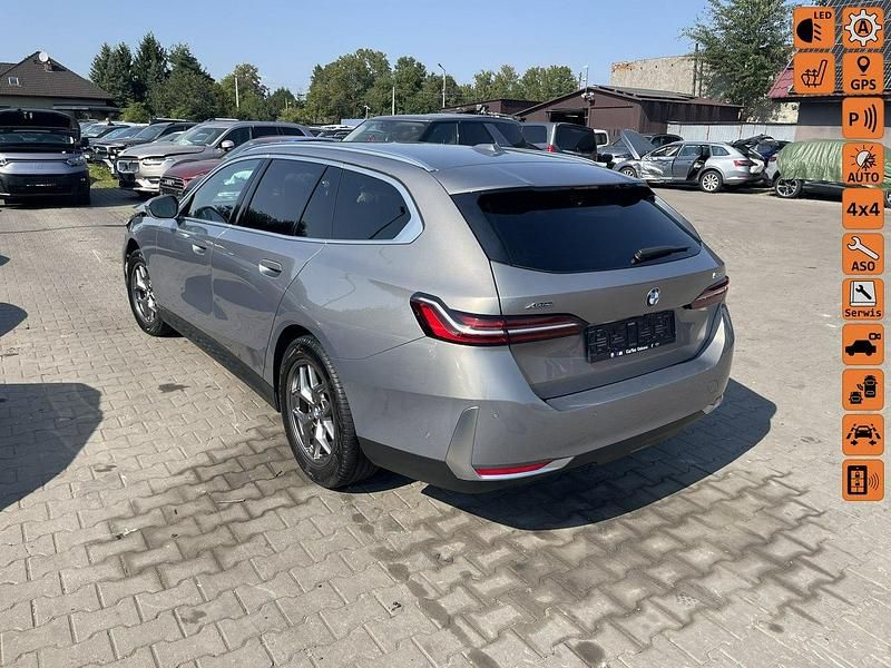 Beżowy (metalik) Używany 2024 BMW 520 Kombi | 139 900 zł - Obraz 1/4