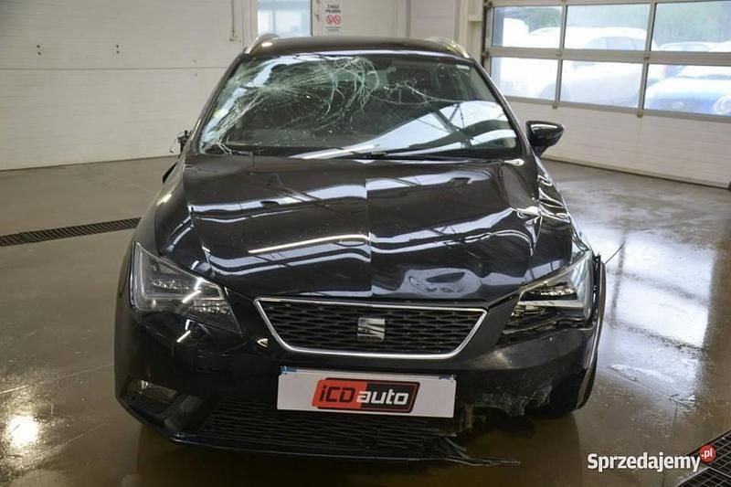 Czarny Używany 2015 Seat Leon Kombi | 10 800 zł - Obraz 1/4