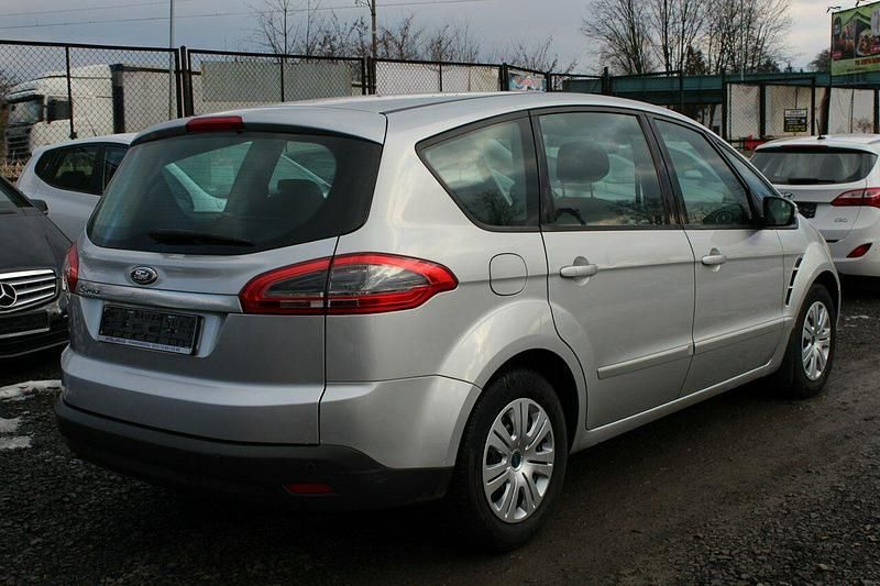 Używany Ford S-MAX S 140 KM (102 kW) 2011 Srebrny Minivan