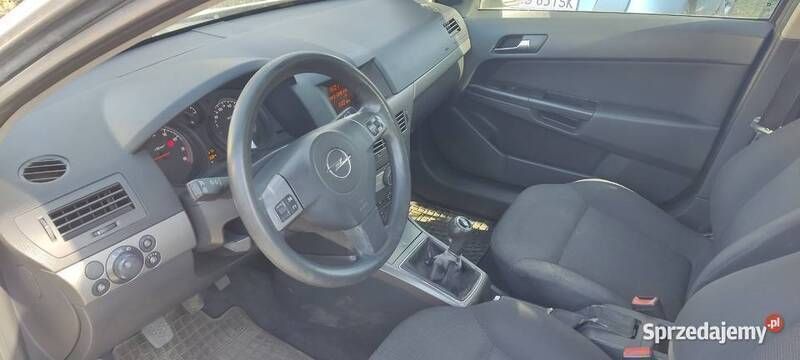 Srebrny Używany 2005 Opel Astra Sedan/Limuzyna | 8500 zł (Uczciwa cena) - Obraz 1/4