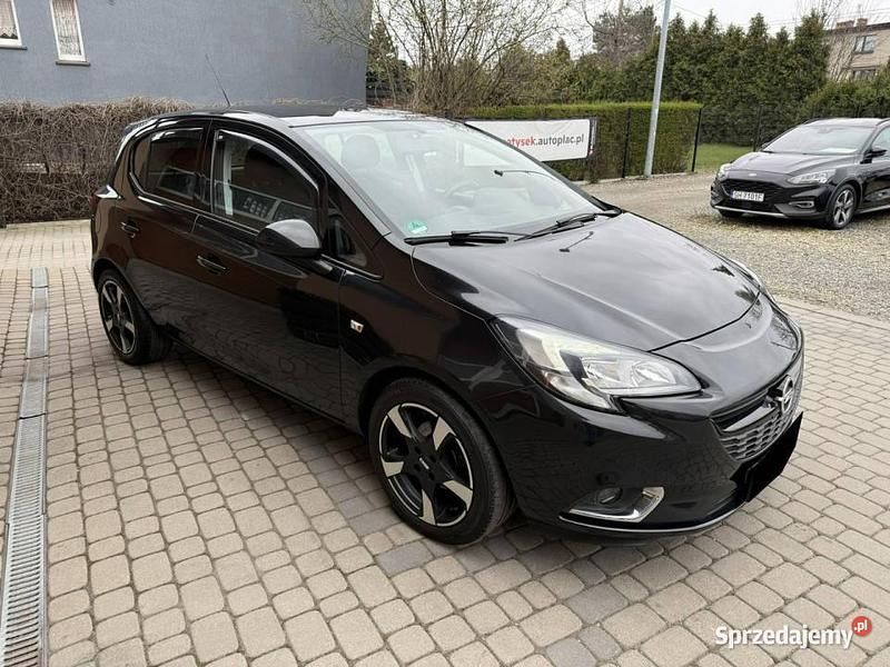 Używany Opel Corsa 70 KM (51 kW) 2015 Czarny Hatchback