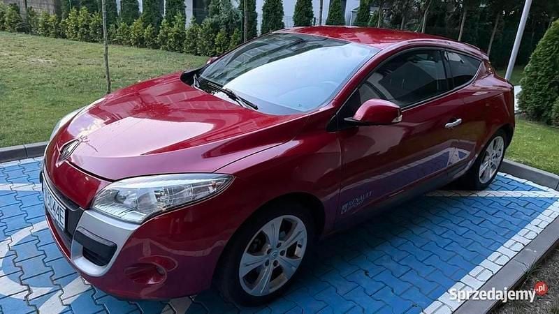 Czerwony Używany 2009 Renault Mégane Coupé Coupe | 23 000 zł (Uczciwa cena) - Obraz 1/4