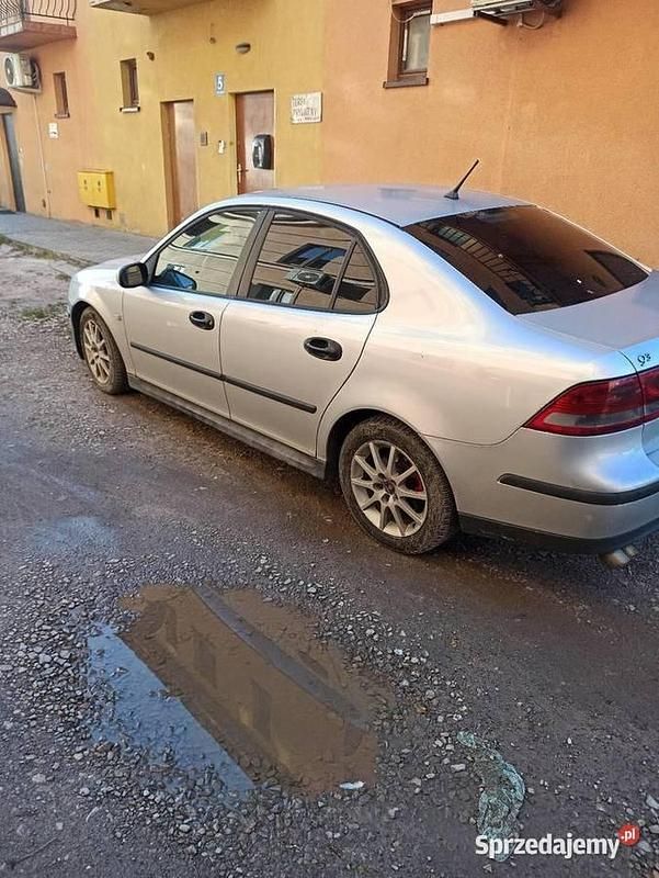 Używany Saab 9-3 2003 Srebrny Sedan/Limuzyna