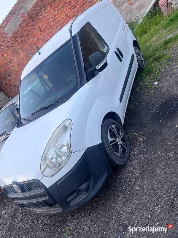 Używany 2010 Fiat Doblò Minivan | 9400 zł (Dobra cena) - Obraz 1/4
