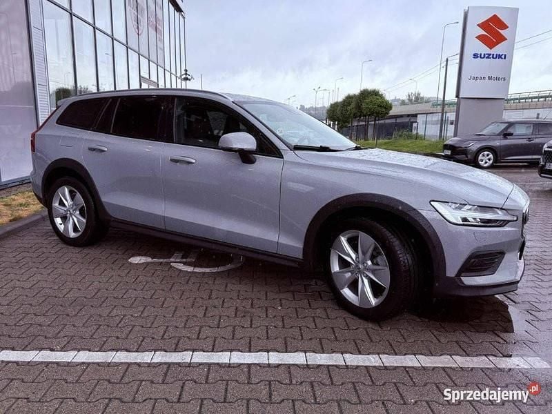 Używany 2024 Volvo V60 CC Kombi | 209 900 zł (Dość drogi) - Obraz 1/4