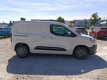 Używany Citroën Berlingo 102 KM (75 kW) 2024 Biały Minivan