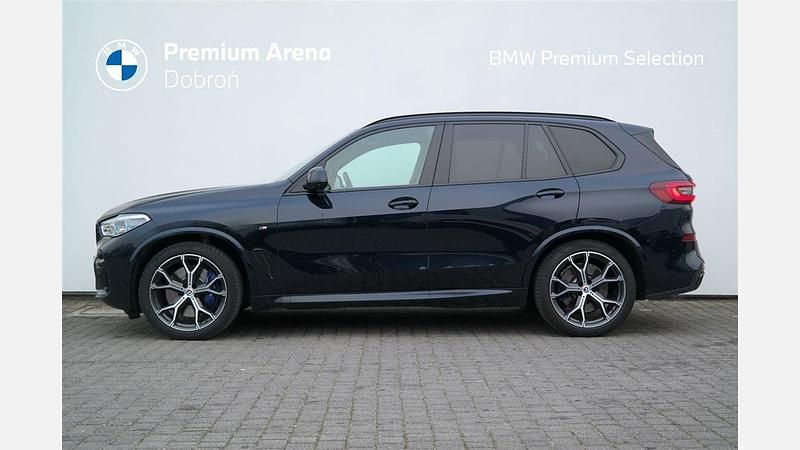 Używany BMW X5 Shadowline 340 KM (250 kW) 2022 Czarny carbon m metalizowany SUV