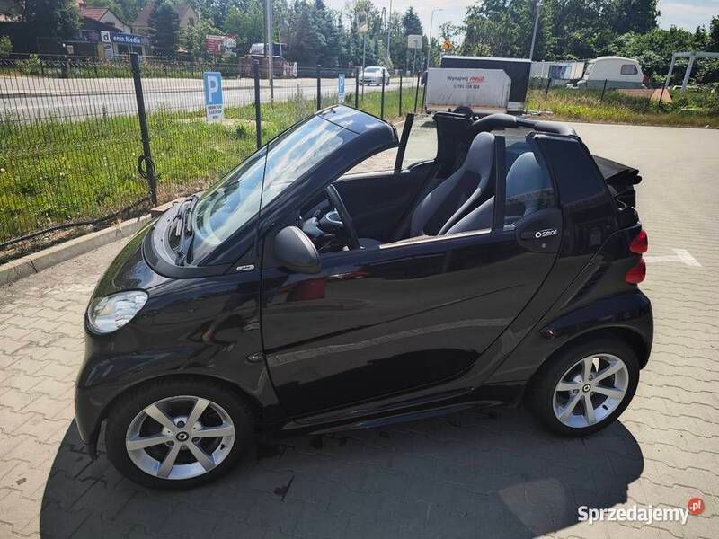 Czarny Używany 2013 Smart ForTwo Cabrio Kabriolet | 19 900 zł - Obraz 1/4