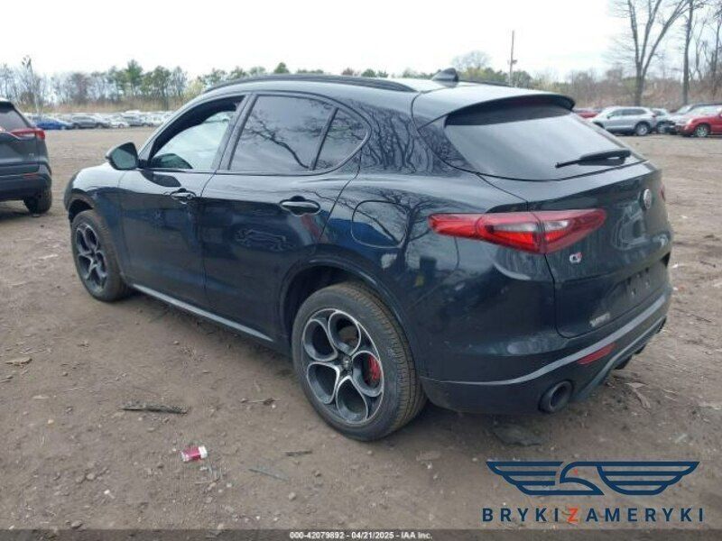 Czarny Używany 2022 Alfa Romeo Stelvio SUV | 71 160 zł - Obraz 1/3