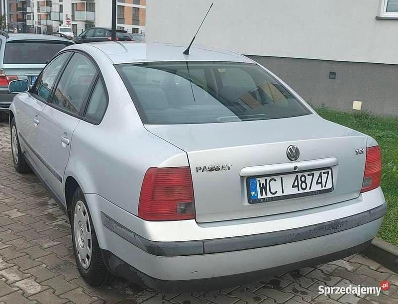 Używany VW Passat 1999 Srebrny Sedan/Limuzyna