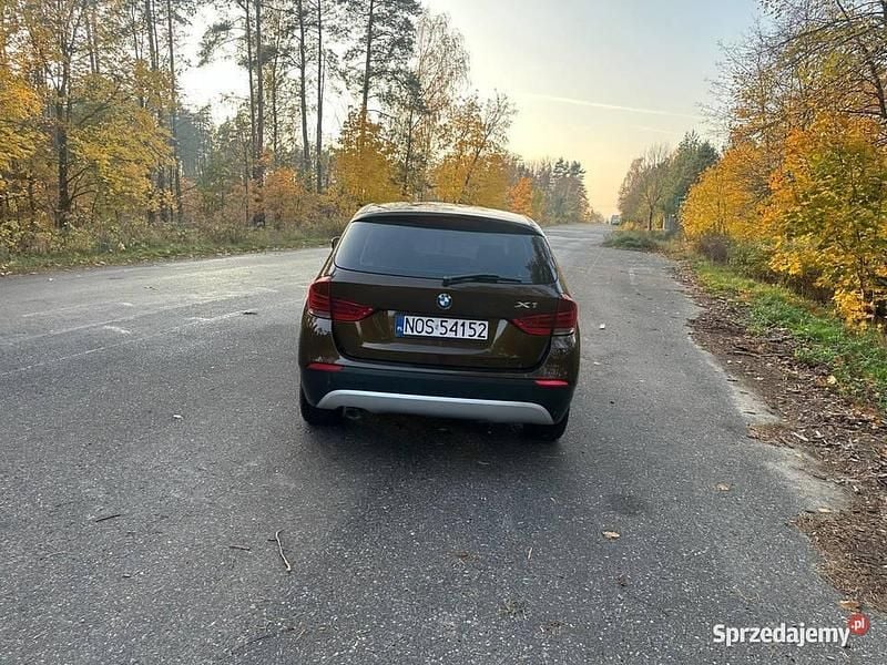 Brązowy Używany 2010 BMW X1 SUV | 28 900 zł (Uczciwa cena) - Obraz 1/4