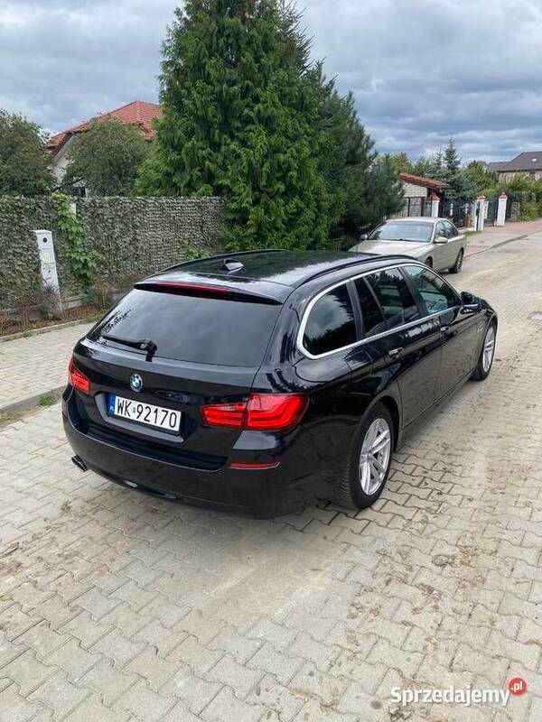 Czarny Używany 2011 BMW 520 Kombi | 39 900 zł (Dość drogi) - Obraz 1/4
