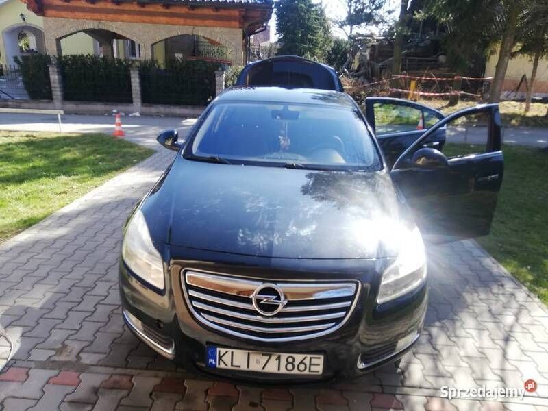 Czarny Używany 2011 Opel Insignia Sedan/Limuzyna | 12 999 zł (Super Cena) - Obraz 1/4