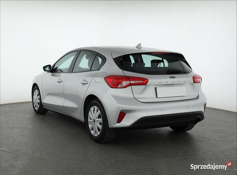 Używany Ford Focus 2019 Srebrny Hatchback