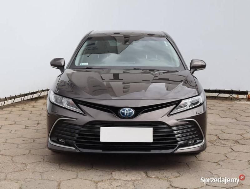 Brązowy Używany 2021 Toyota Camry Sedan/Limuzyna | 101 999 zł (Dobra cena) - Obraz 1/4
