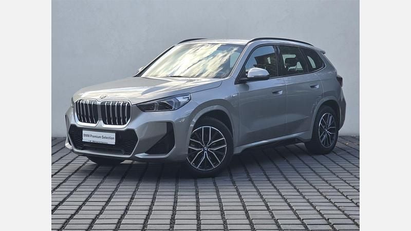 Srebrny space metalizowany Używany 2024 BMW X1 Luxury Line SUV | 169 900 zł (Dobra cena) - Obraz 1/3