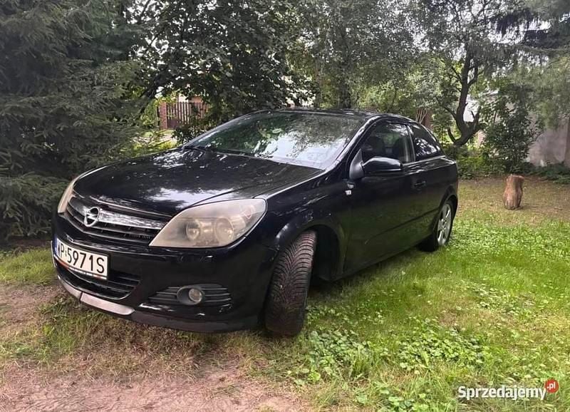 Czarny Używany 2005 Opel Astra GTC Sedan/Limuzyna | 8000 zł - Obraz 1/4