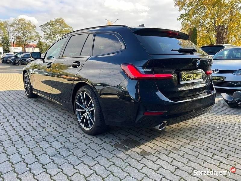 Używany BMW 330e 292 KM (214 kW) 2022 Czarny Kombi