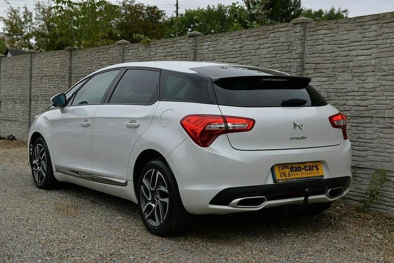 Używany Citroën DS5 163 KM (119 kW) 2014 Biały Hatchback
