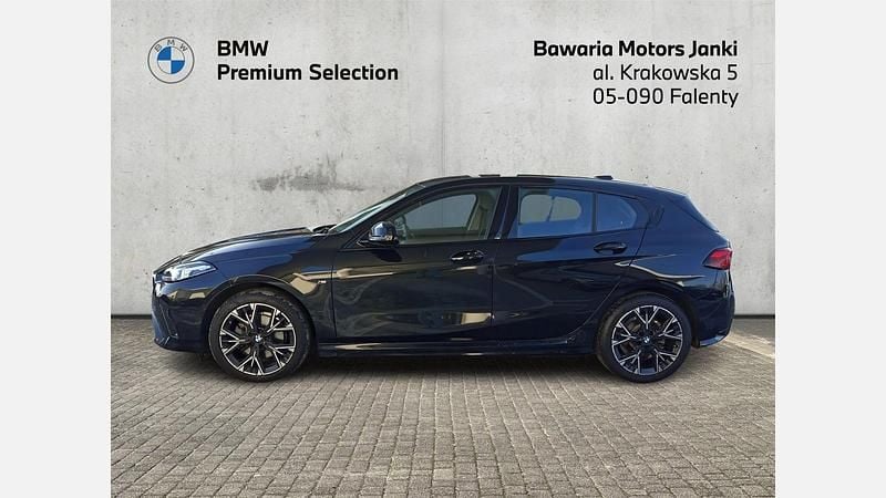 Używany BMW 118 Shadowline 150 KM (110 kW) 2025 Czarny szafir metalizowany Hatchback