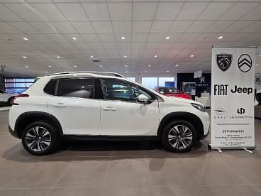 Używany Peugeot 2008 Allure 110 KM (80 kW) 2018 Biały SUV