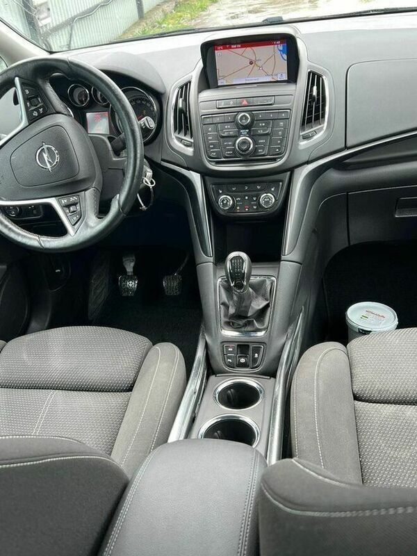 Inny kolor Używany 2016 Opel Zafira Minivan | 56 000 zł - Obraz 1/4