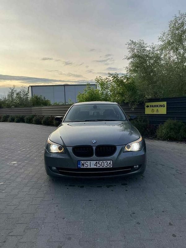 Szary Używany 2008 BMW 523 Sedan/Limuzyna | 24 500 zł - Obraz 1/4