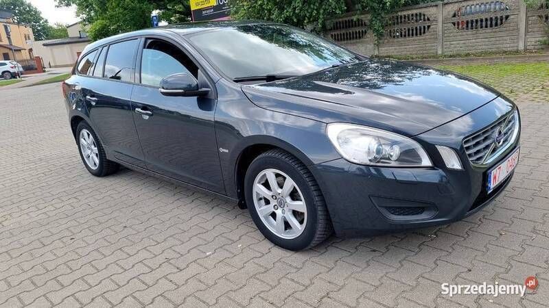 Grafitowy Używany 2013 Volvo V60 Momentum Kombi | 34 900 zł (Dość drogi) - Obraz 1/4