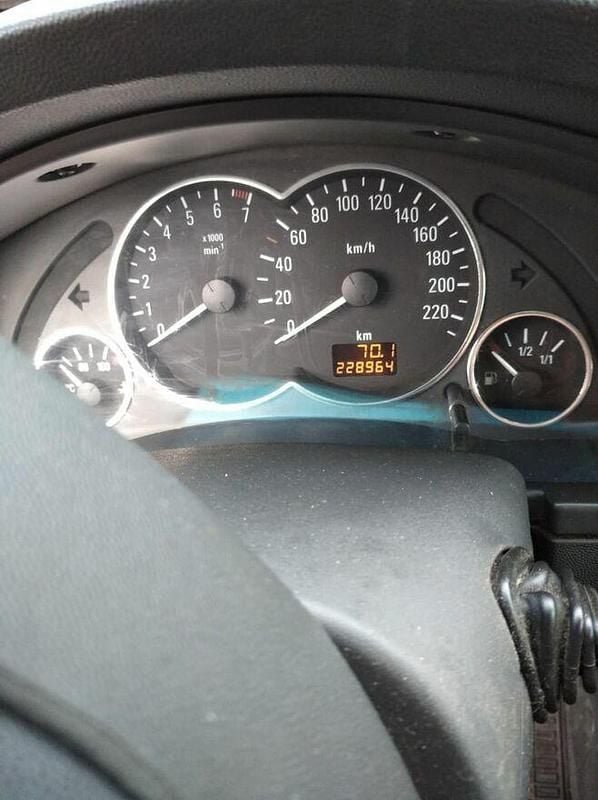 Niebieski Używany 2003 Opel Meriva Minivan | 3000 zł (Uczciwa cena) - Obraz 1/4