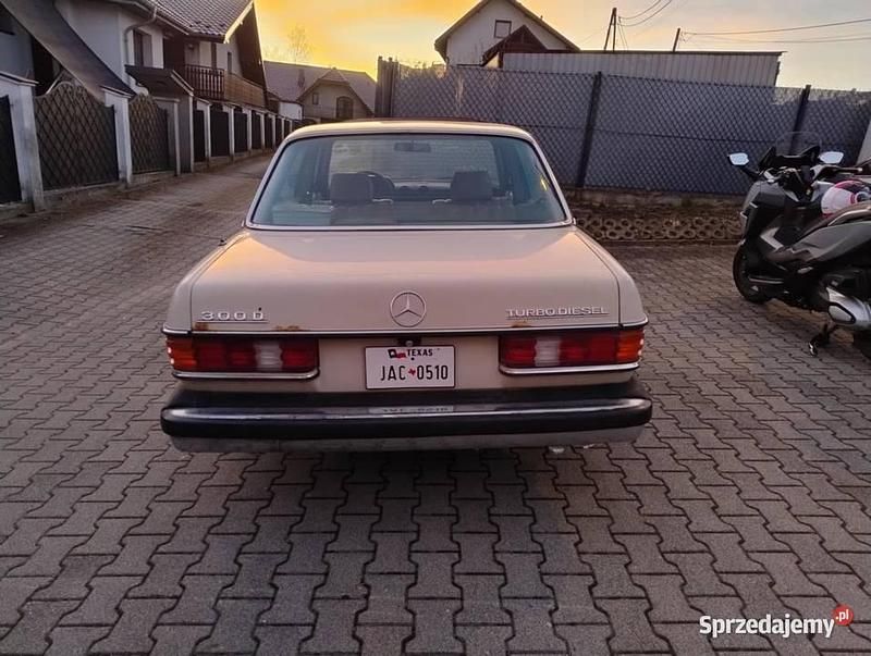 Używany Mercedes E300 1982