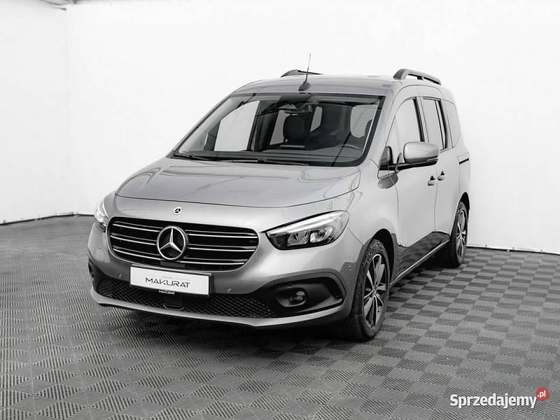 Szary Używany 2023 Mercedes 180 Progressive Sedan/Limuzyna | 118 840 zł - Obraz 1/4