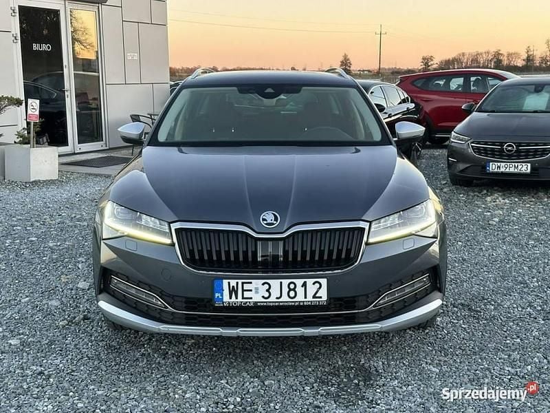 Grafitowy Używany 2021 Skoda Superb Kombi | 109 900 zł (Drogi) - Obraz 1/4