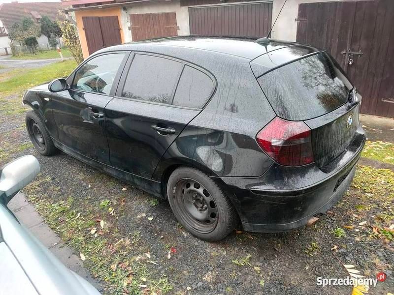 Czarny Używany 2009 BMW 118 Hatchback | 6000 zł - Obraz 1/4