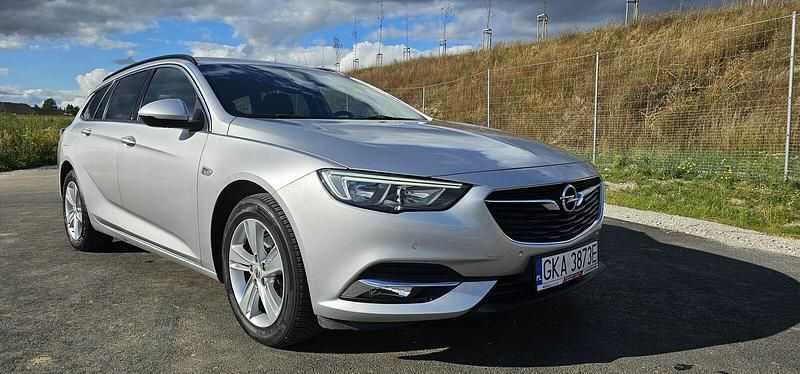 Używany Opel Insignia 2018 Srebrny Kombi
