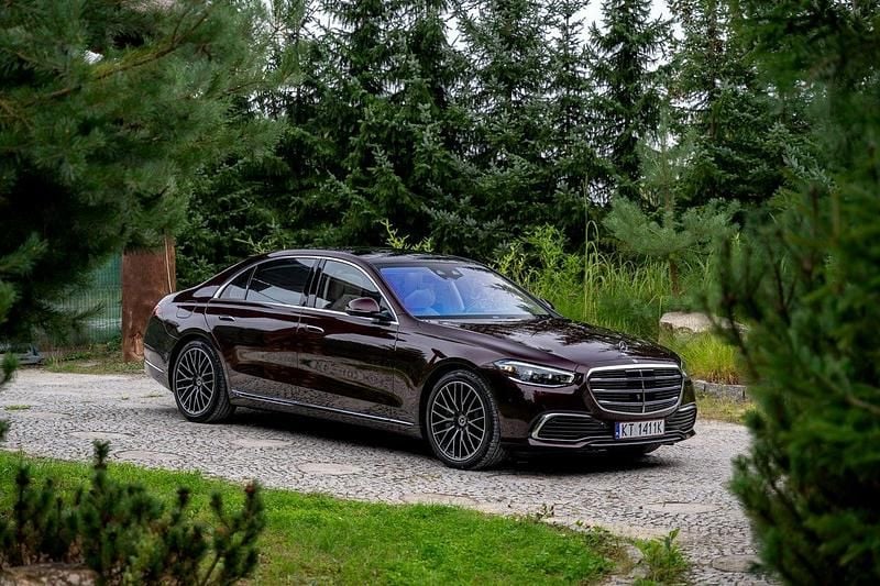 Bordowy (metalik) Używany 2022 Mercedes S500 Sedan/Limuzyna | 399 777 zł - Obraz 1/4
