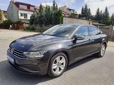 Szary Używany 2021 VW Passat Sedan/Limuzyna | 78 500 zł (Uczciwa cena) - Obraz 1/4