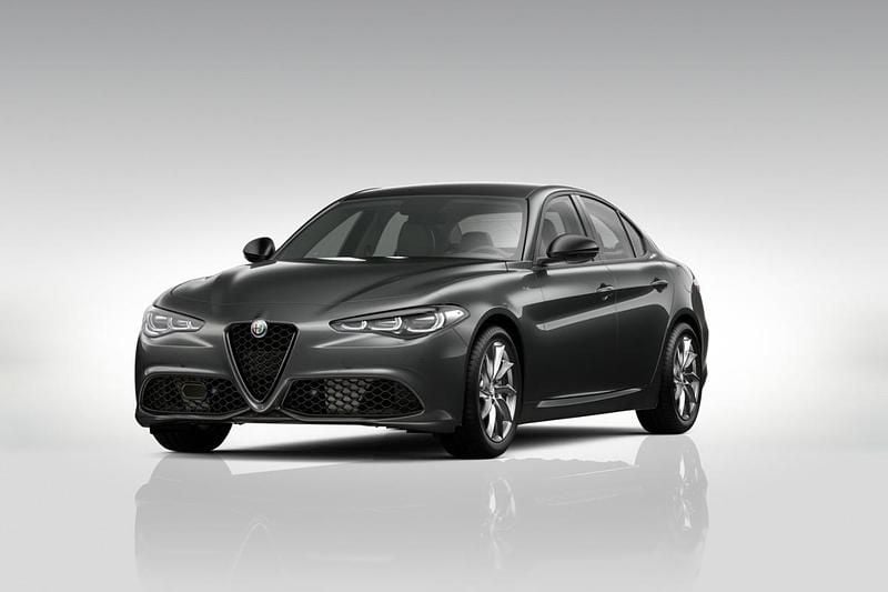 Lakier metalizowany szary vesuvio grey Nowe 2025 Alfa Romeo Giulia Sprint Sprint Coupe | 212 318 zł - Obraz 1/3