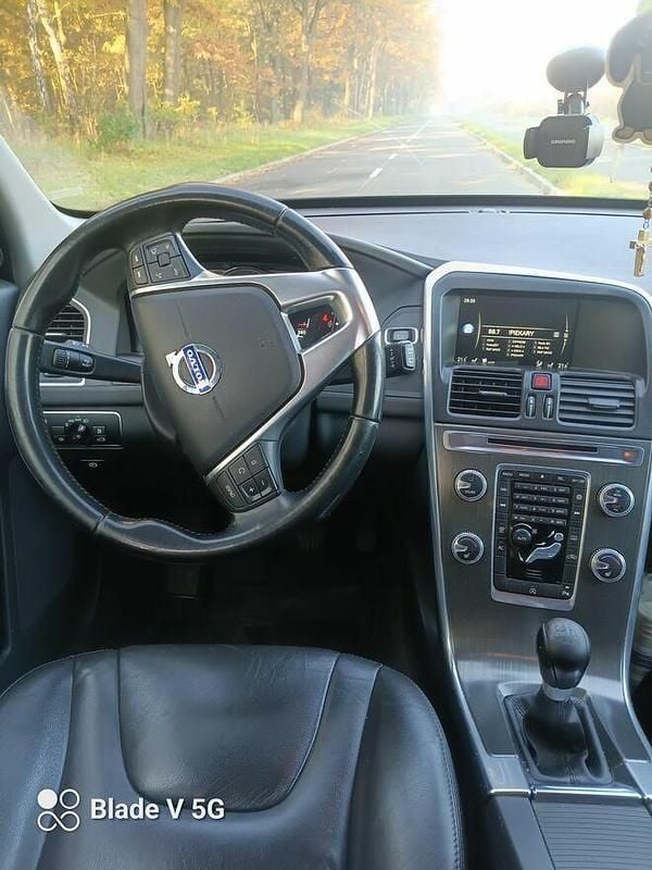 Używany Volvo XC60 2016 Czarny SUV