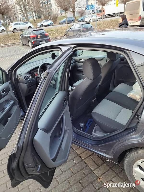 Używany Ford Focus 2011 Grafitowy Hatchback
