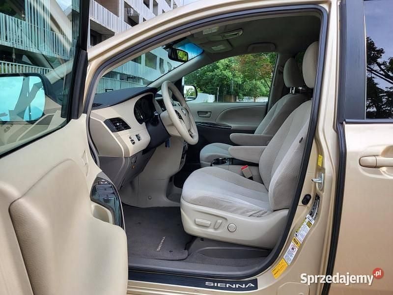 Używany Toyota Sienna 267 KM (196 kW) 2011 Minivan