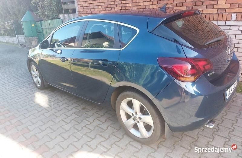 Używany 2011 Opel Astra Cosmo | 22 000 zł (Uczciwa cena) - Obraz 1/4