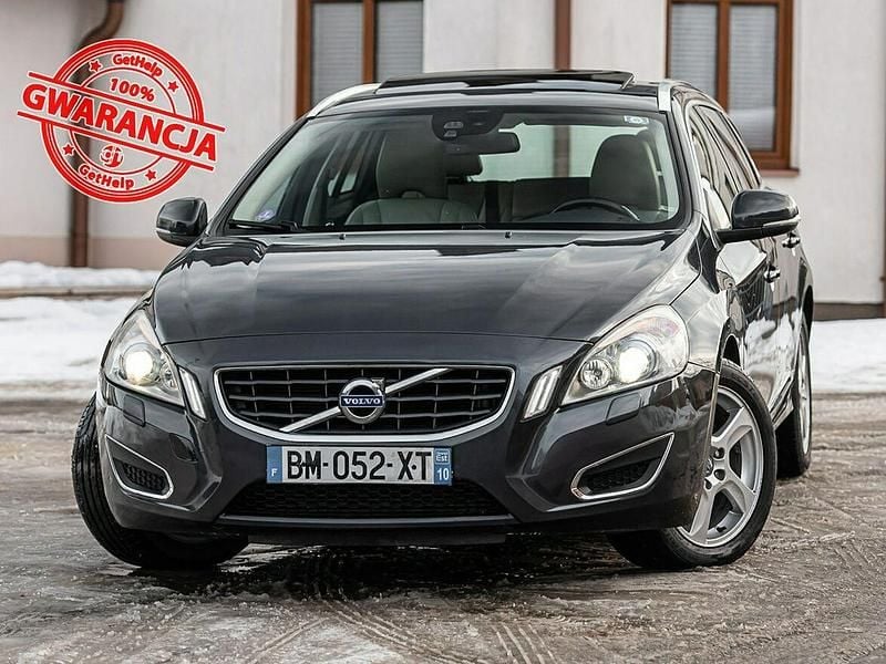 Używany Volvo V60 Summum 180 KM (132 kW) 2012 Szary Kombi