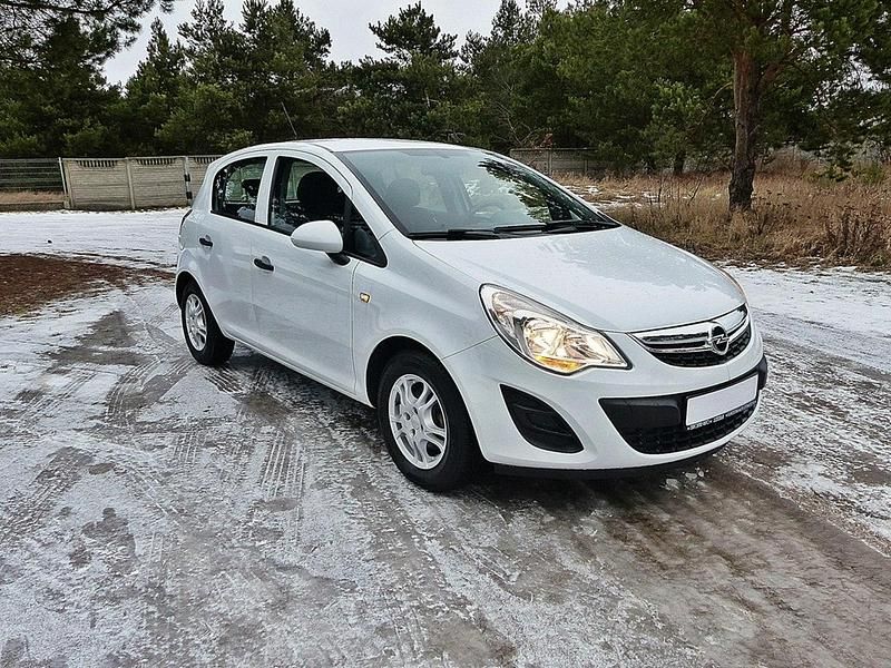 Używany Opel Corsa Selection 86 KM (63 kW) 2012 Biały Hatchback